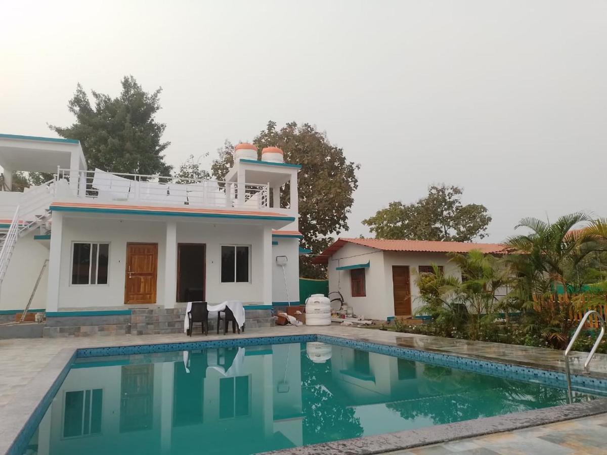 Mohor Retreat Hotel Alibag Bagian luar foto