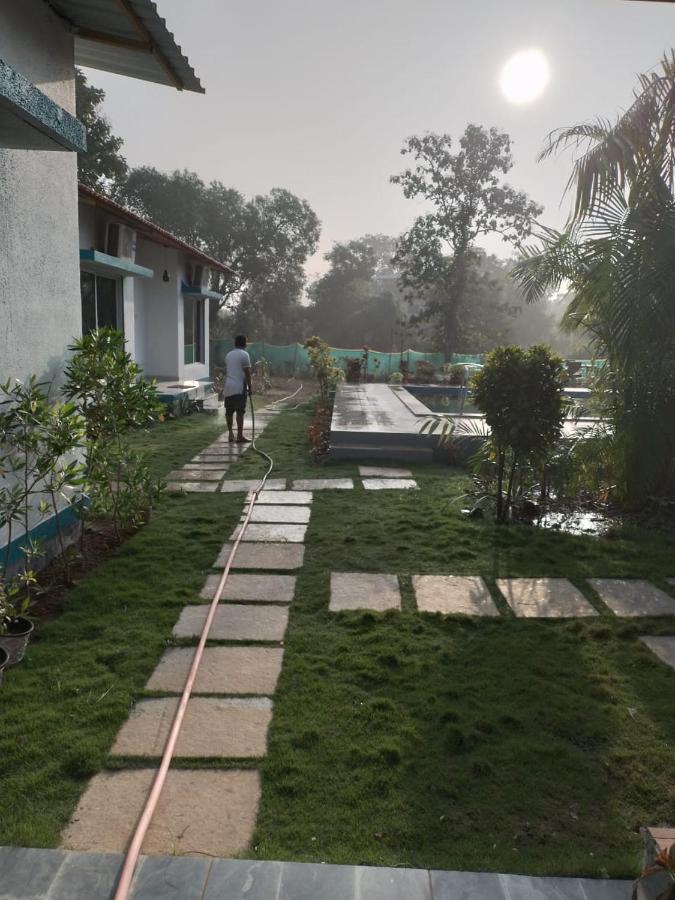Mohor Retreat Hotel Alibag Bagian luar foto