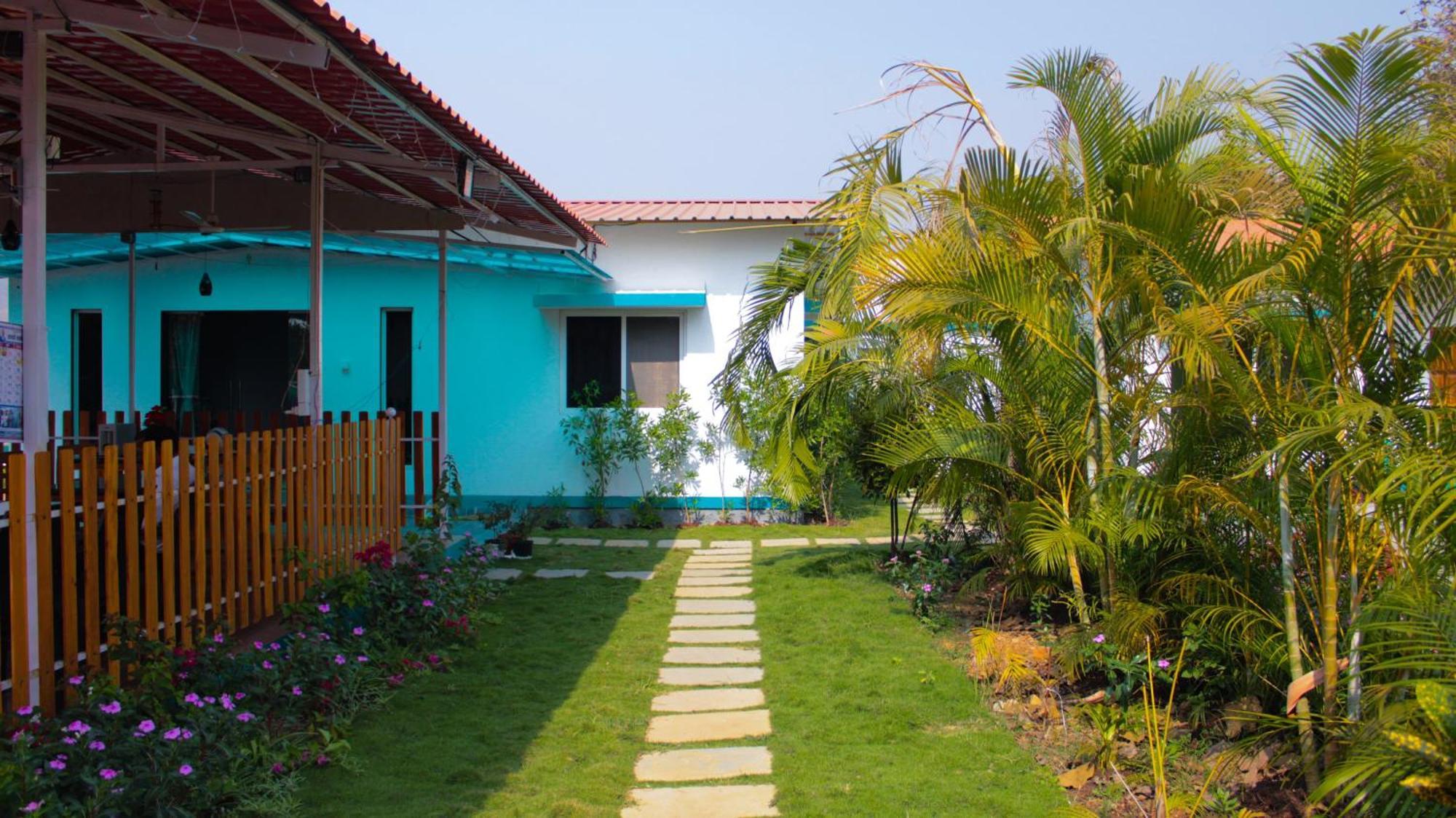 Mohor Retreat Hotel Alibag Bagian luar foto